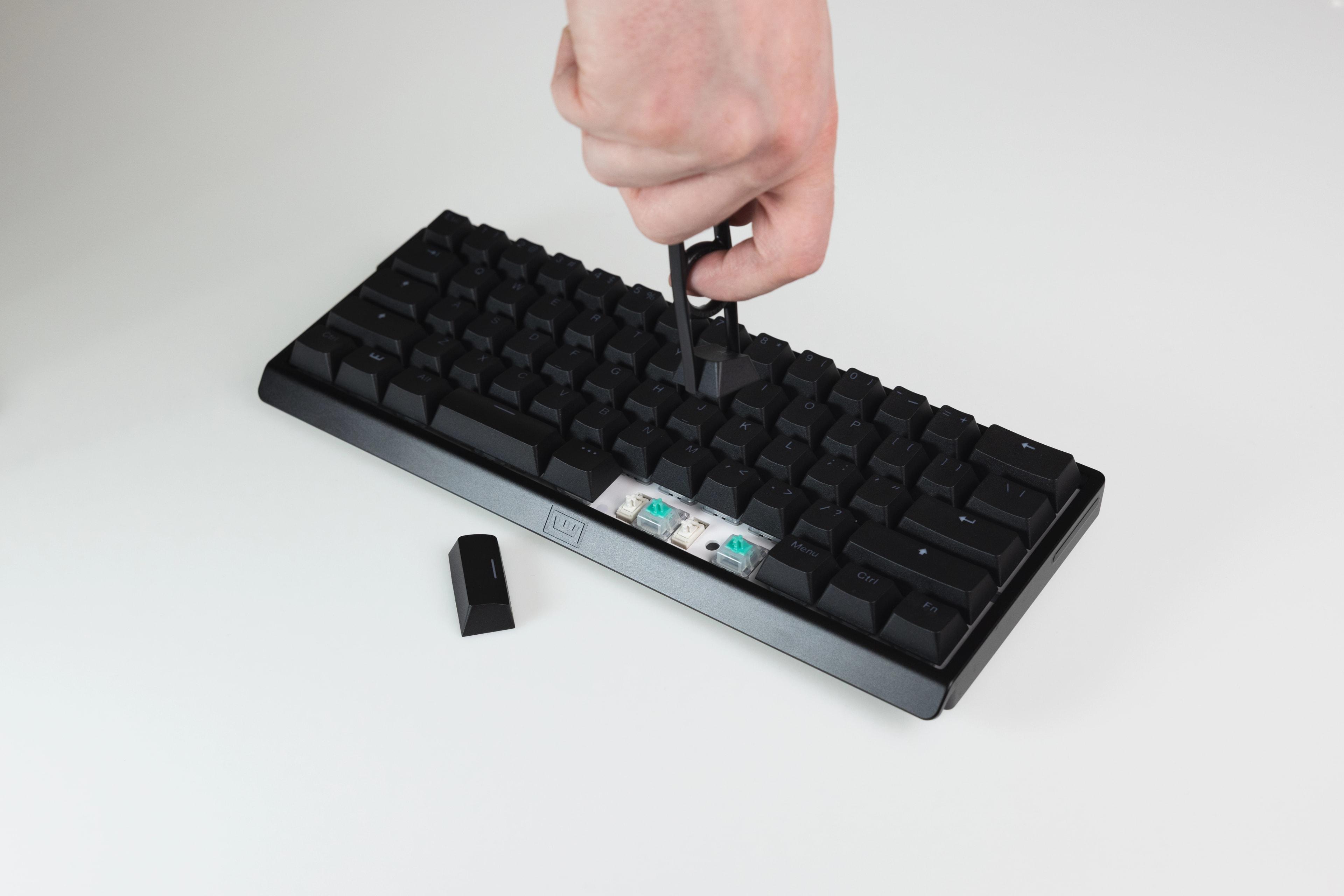 Wooting 60HE v2 showing the removal of the spacebar and right-alt keycaps